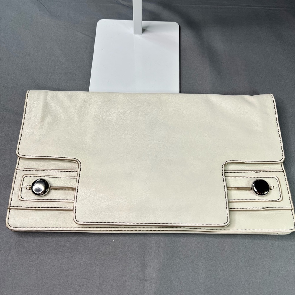 Banana Republic women’s leather cream clutch ivory and off white with silver